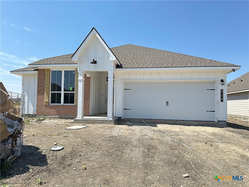 1st image of 939 James Parker Cir