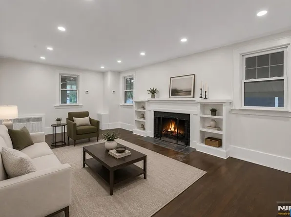 1087 Lambert Rd, Teaneck, NJ 07666