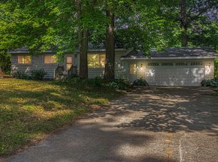 19160 Glendale Cir, Spring Lake, MI 49456