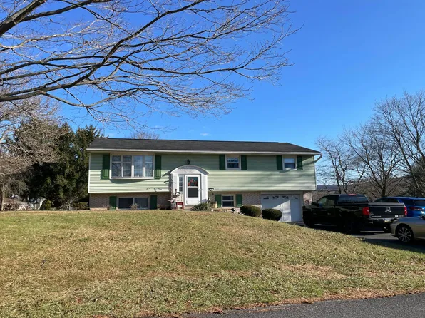701 Stoney Creek Dr, Dauphin, PA 17018