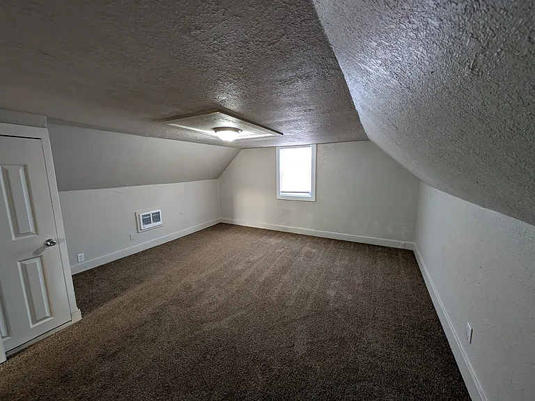 1930 Lana Ave NE — Photo 20