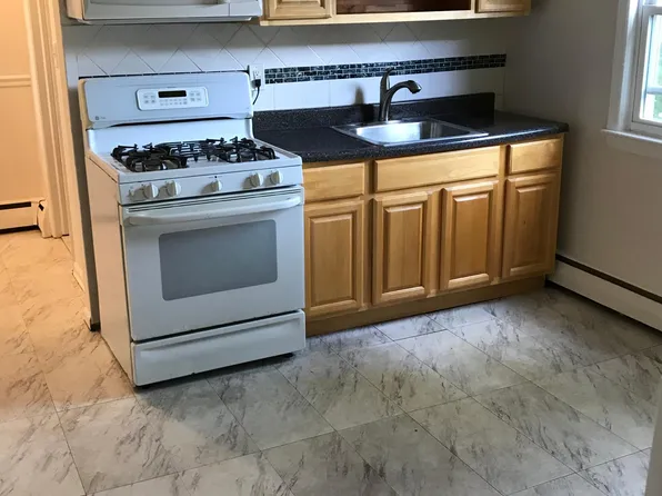 49 W Main St APT 2, Rahway, NJ 07065