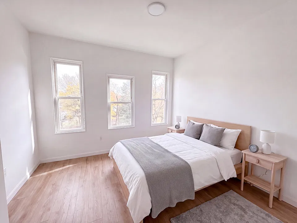 134 Ellington St #2