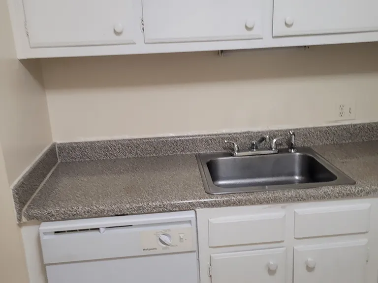 142 Viking Ct — Photo 6