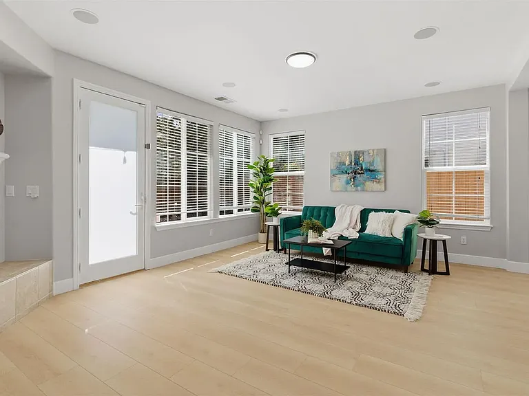 456 N Sierra Madre St — Photo 34