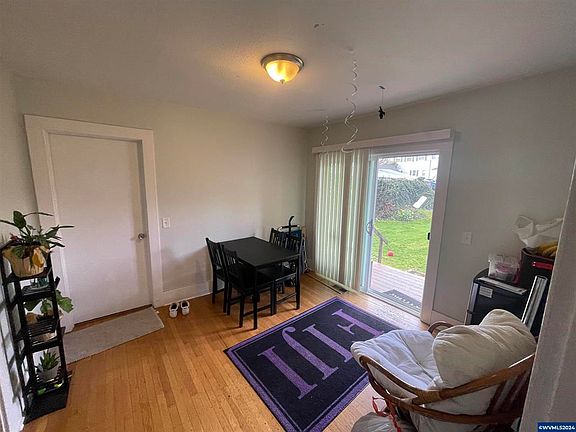 5th image of 320 NW 23rd St
