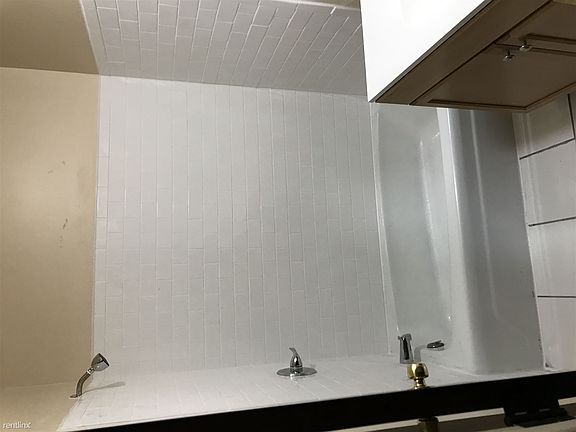 0F4954D6-3CB1-406D-B535-84C86A2B6AE7