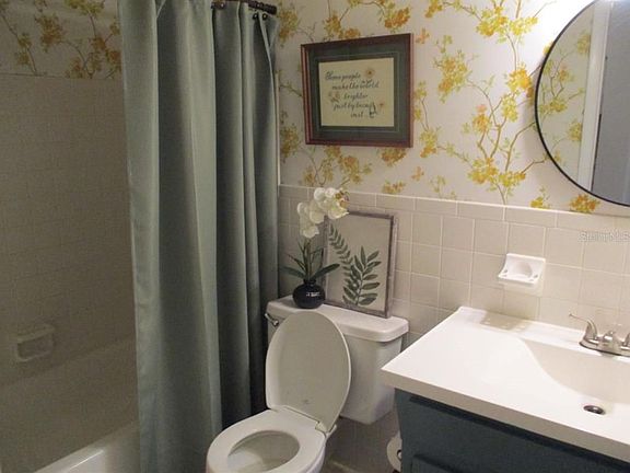 4th image of 2330 Ecuadorian Way APT 38