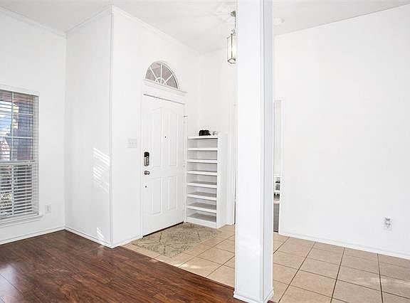 3rd image of 4044 Landisburg Trl