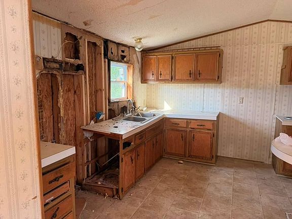 5th image of 220 A Ave Trailer 50