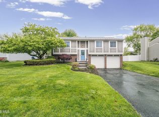 2160 Queensdale Ct, Maumee, OH 43537