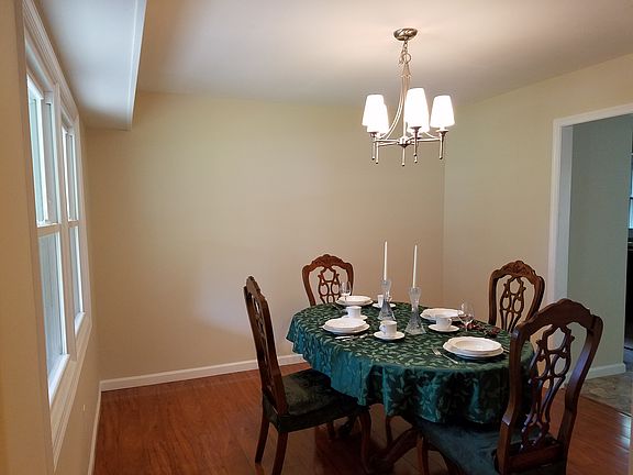 Dining room off kitchen
