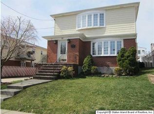 50 Dorothea Pl, Staten Island, NY 10306
