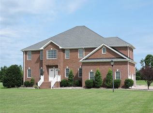 115 Regency Cir, Moyock, NC 27958