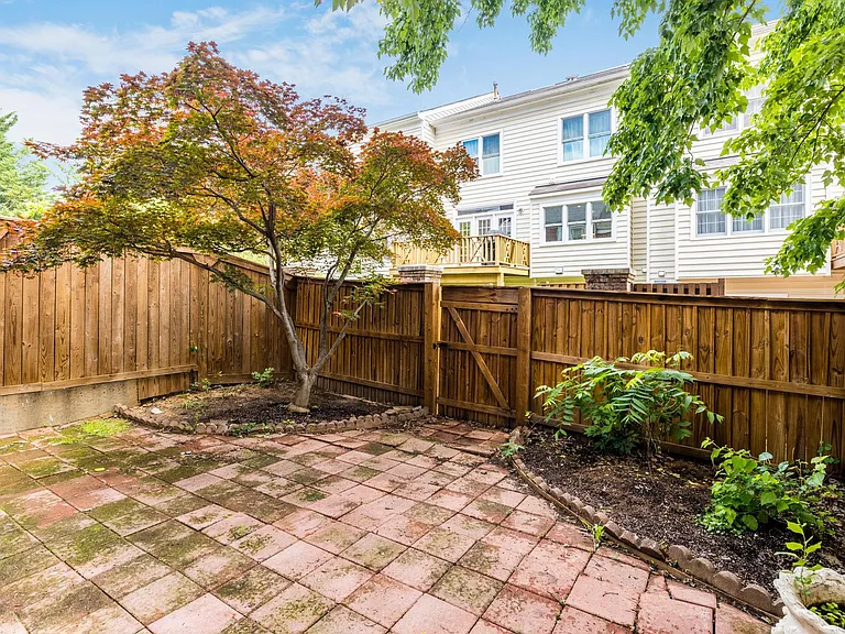 8509 Jeffersonian Ct — Photo 42
