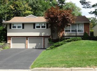 307 Robin Ln, Vestal, NY 13850