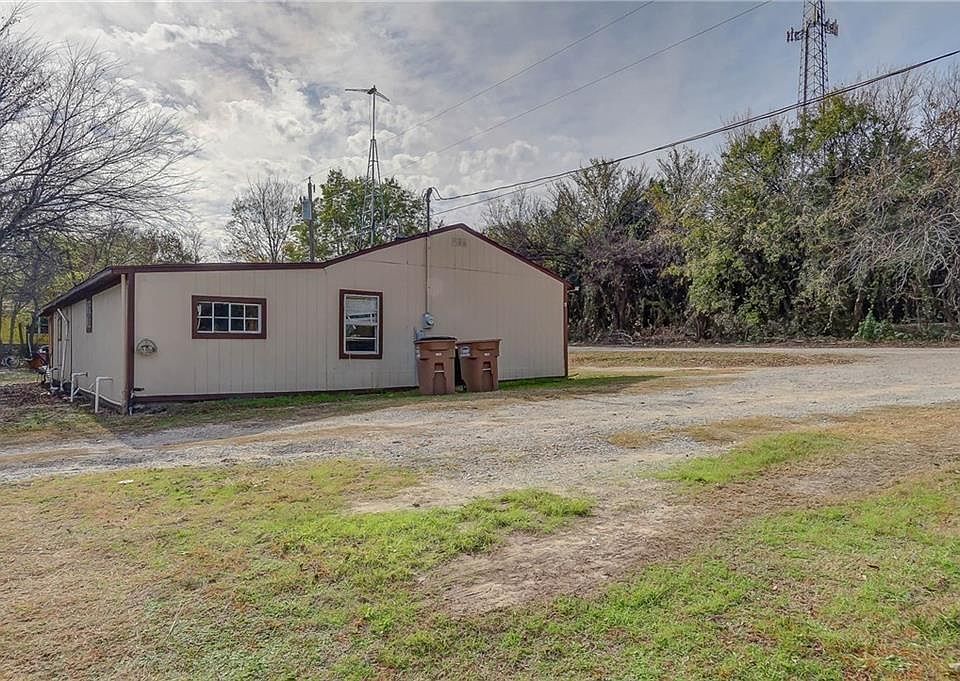 2nd image of 5223 Marcy Ln #6
