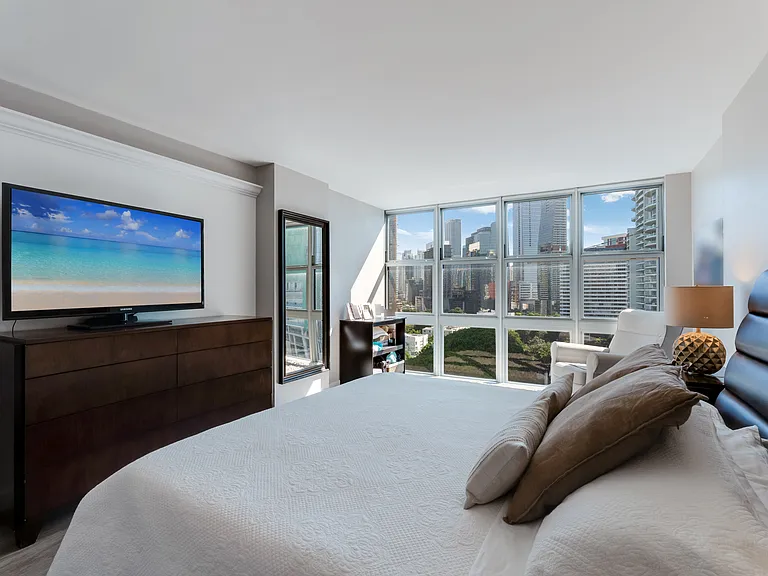 1901 Brickell Ave #B1809 — Photo 24