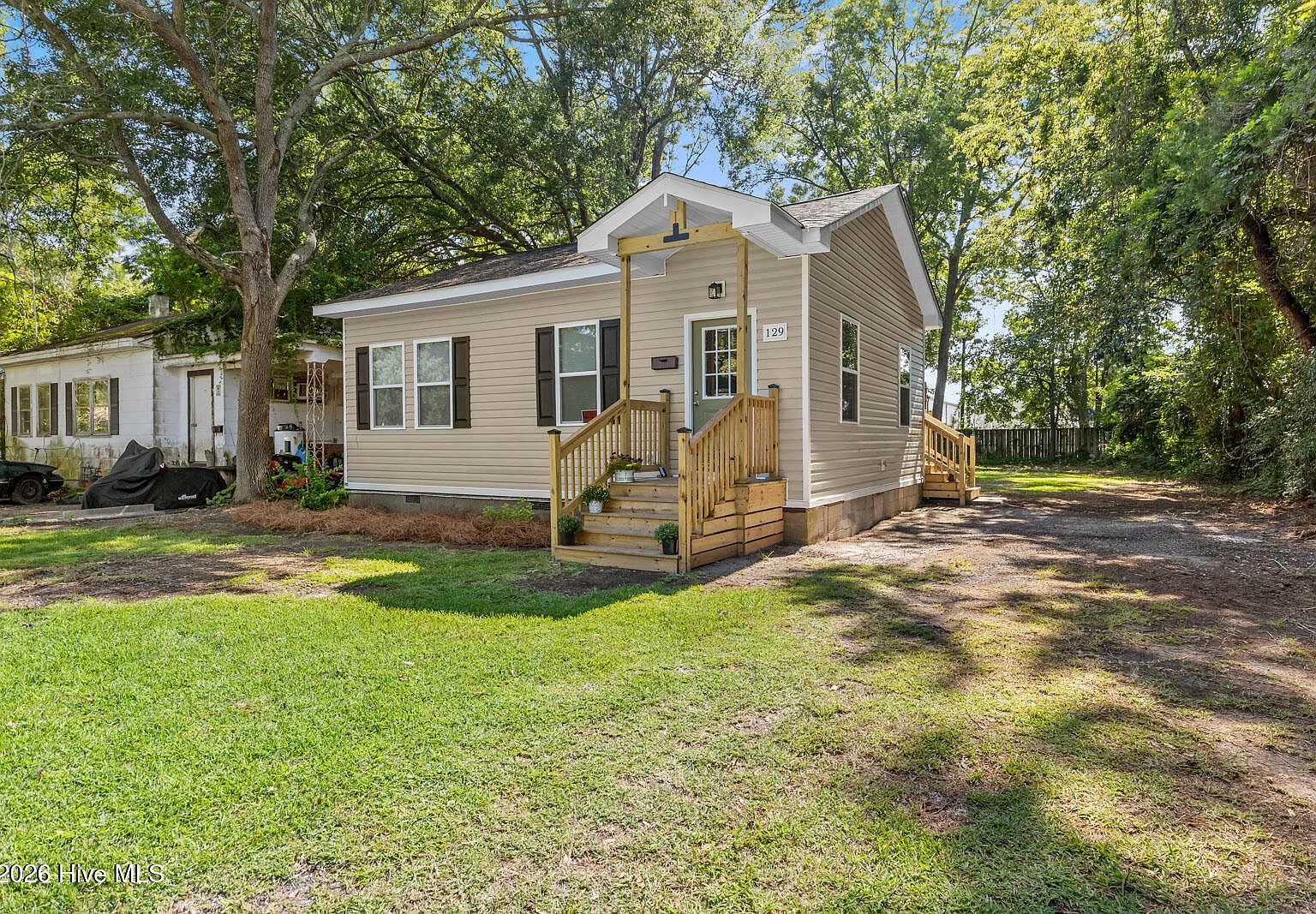 2 bed, 1.0 bath, $1,350 — Photo 3