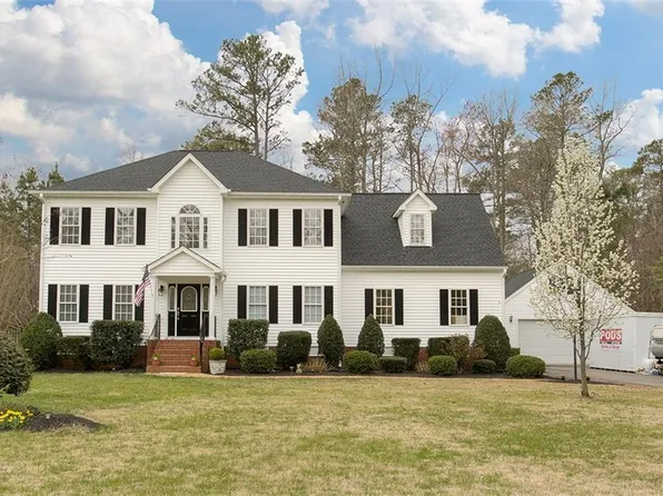 613 Greyshire Dr, Chester, VA 23836