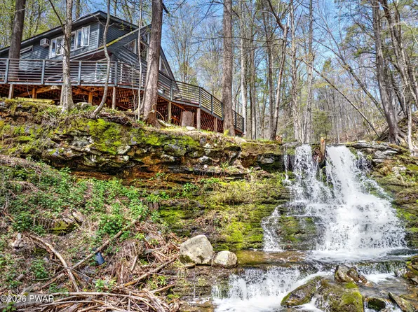3140 Bear Rd, Bushkill, PA 18324