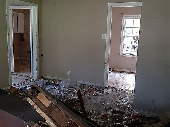 3rd image of 6227 Sherwood Dr