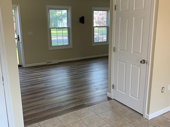 5th image of 41 Ashley Dr