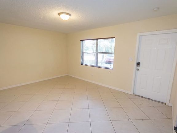 2nd image of 3513 Ivanhoe Ave