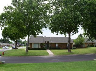 10301 Leicester Dr, Yukon, OK 73099