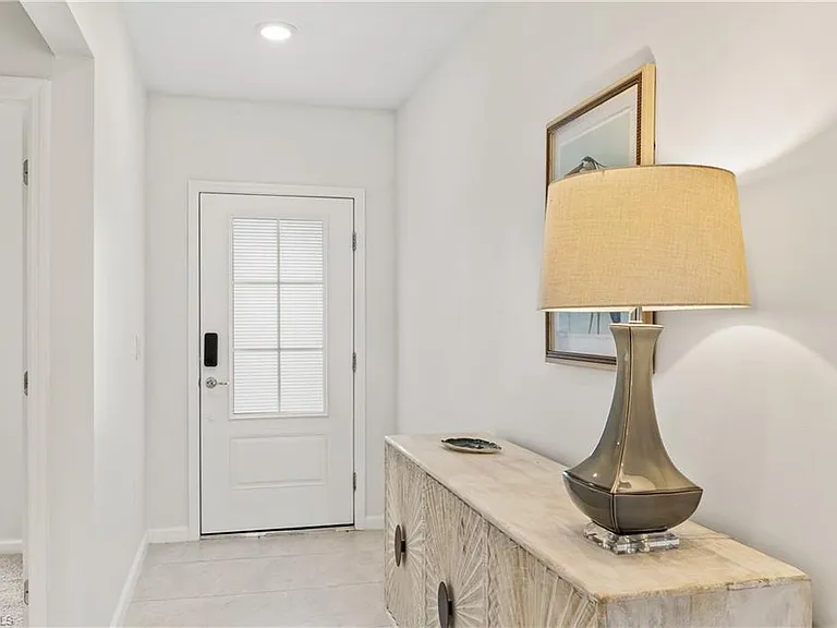 42425 Cascade Dr — Photo 4