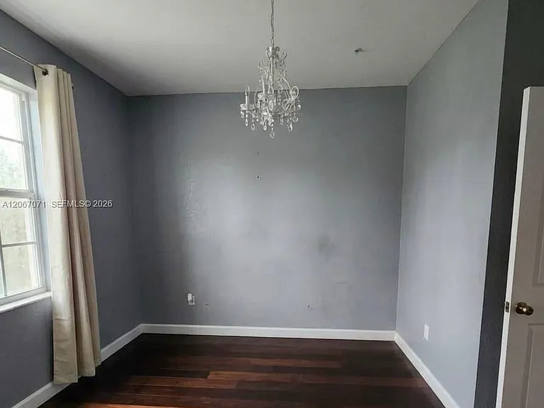 1067 NE 41st Pl — Photo 5