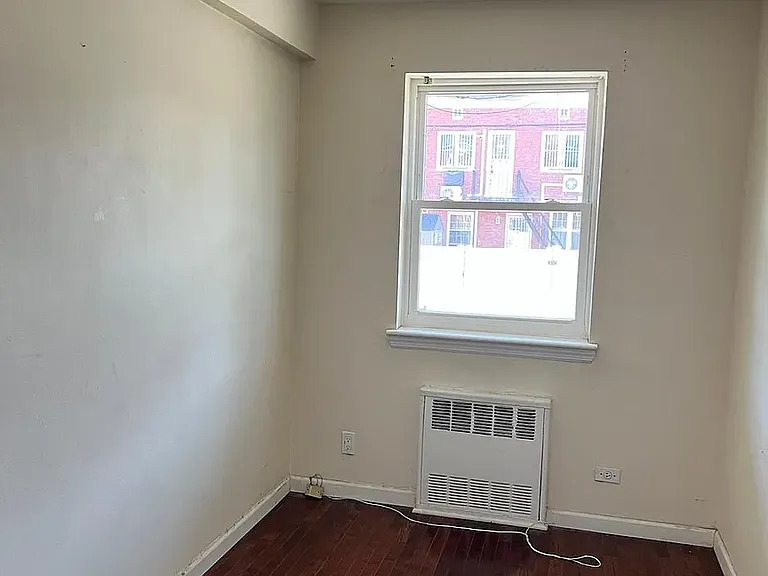 1354 E 87th St #1 — Photo 14
