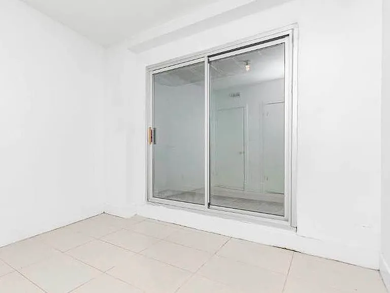 16 Meserole St #1B — Photo 4