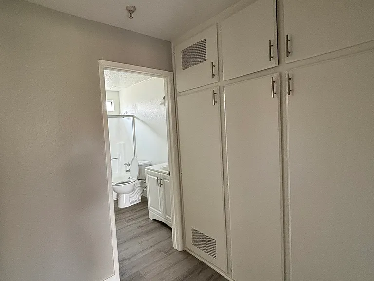 14530 Lemoli Ave #5 — Photo 6