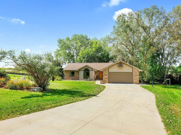 2875 Golden Circle, Stoughton, WI 53589
