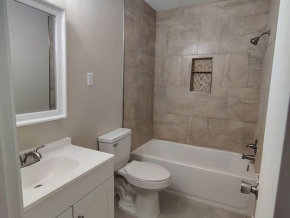 5th image of 6436 Oak Park Dr #1