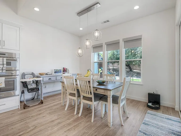 655 Hamilton Ln — Photo 13