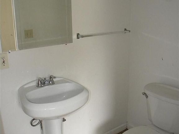 2nd image of 1557-1559 Home Ave