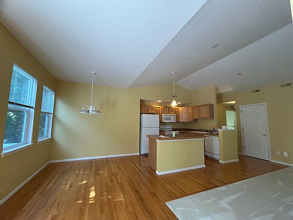 3rd image of 640 Gooseberry Dr Unit 903