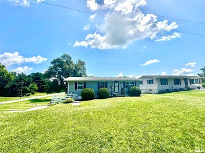 202 S 10th Ave, New Windsor, IL, 61465