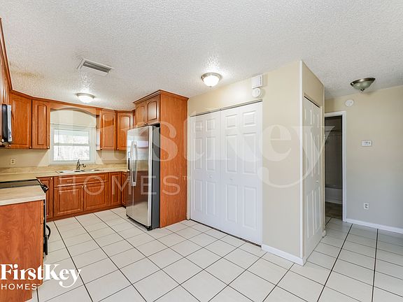 5th image of 4301 Tarpon Dr SE
