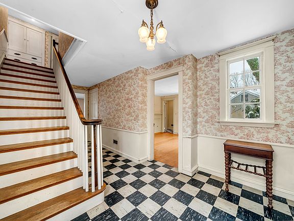 4th image of 36 Woodman Road