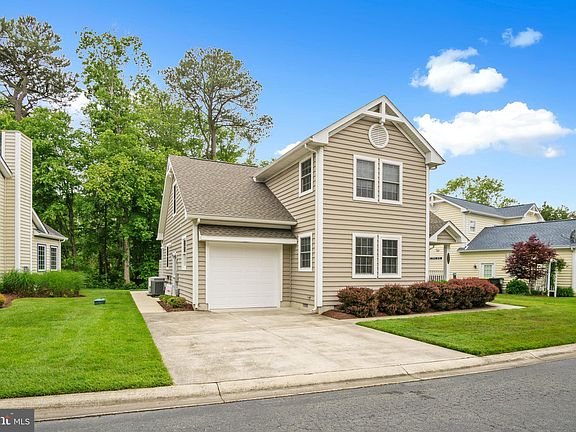 3rd image of 33829 Waterside Dr Unit 6