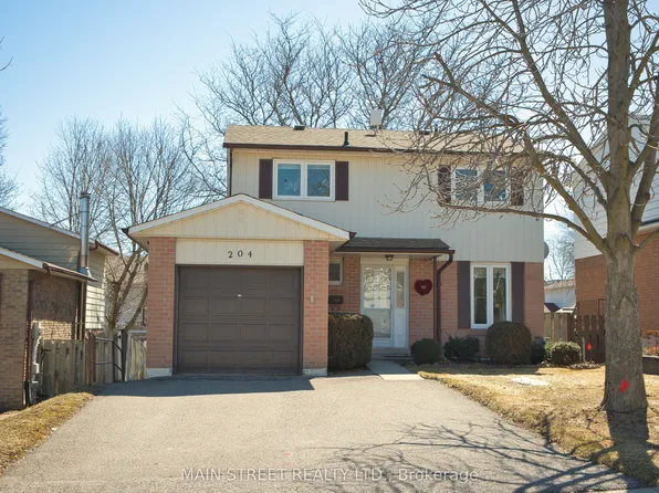 204 Robinson Dr, Newmarket, ON L3Y 5M5