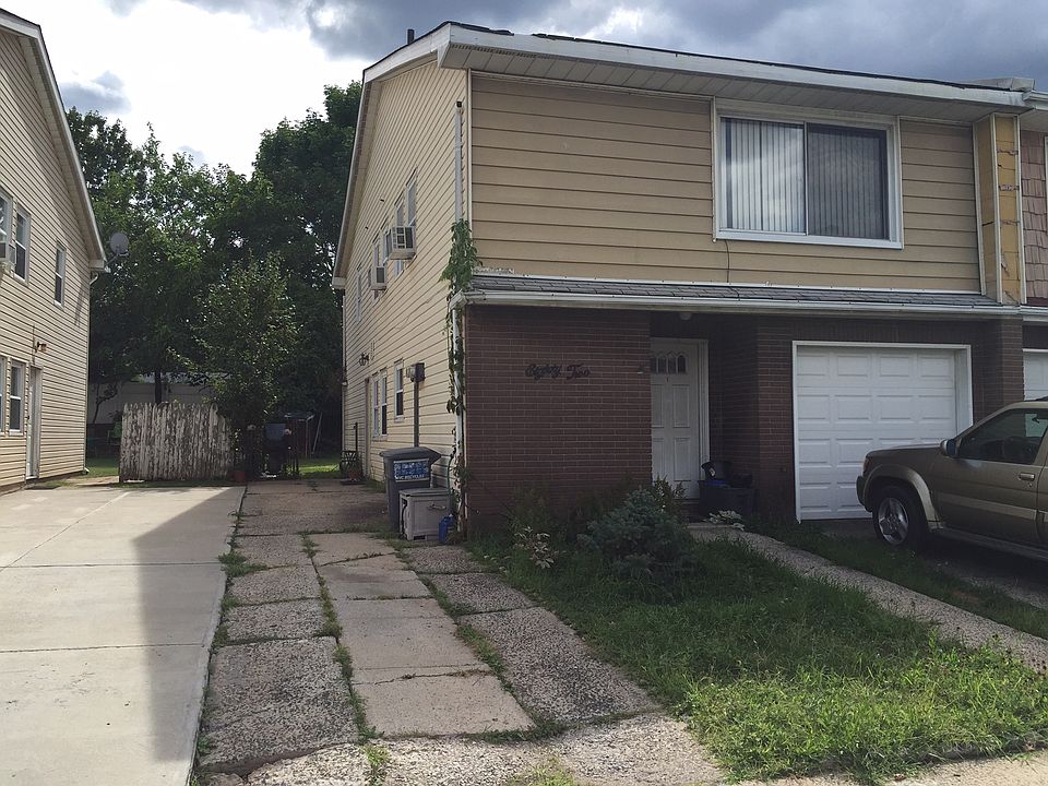 2nd image of 82 Regis Dr