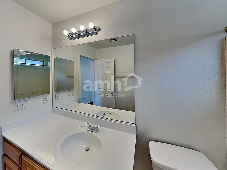 6473 Karlsen Ct — Photo 15