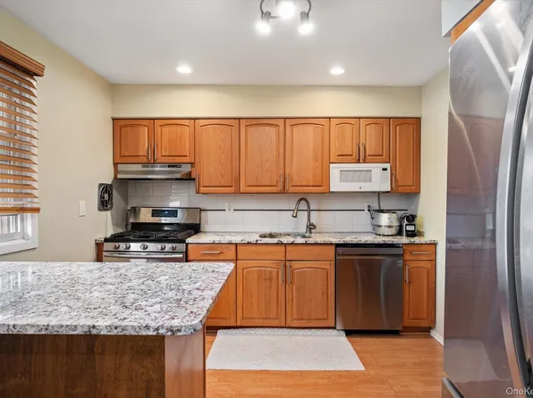 630 Fulton Street #T6, Farmingdale, NY 11735