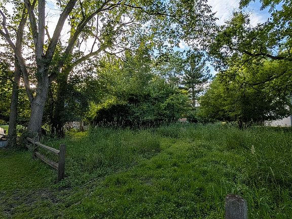 4th image of 521 S Circle Ave