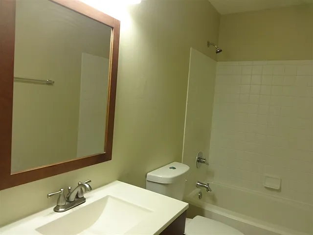 130 Bristo St — Photo 12