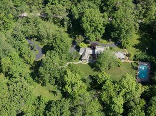 2 Dunlora Ln, Saint Louis, MO